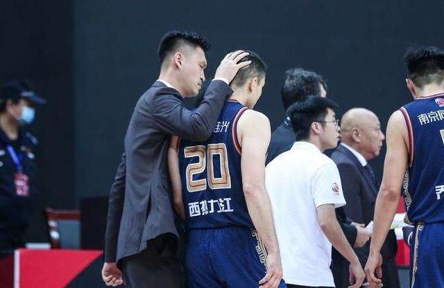 专家推荐　【东方球圣】足球6连红 奉上晚间英超：狼队 vs 切尔西【红小妹】足球6连红 带来下午香港超：均业北区 VS 冠忠南区【冈田胜迟】足球11中10 带来晚间土超：干亚斯堡 VS 开塞利体育今日热点赛事今日下午，香港超 均业北区 VS 冠忠南区，晚间欧洲顶级联赛火热进行，6连红专家东方球圣等人带来赛事解析。